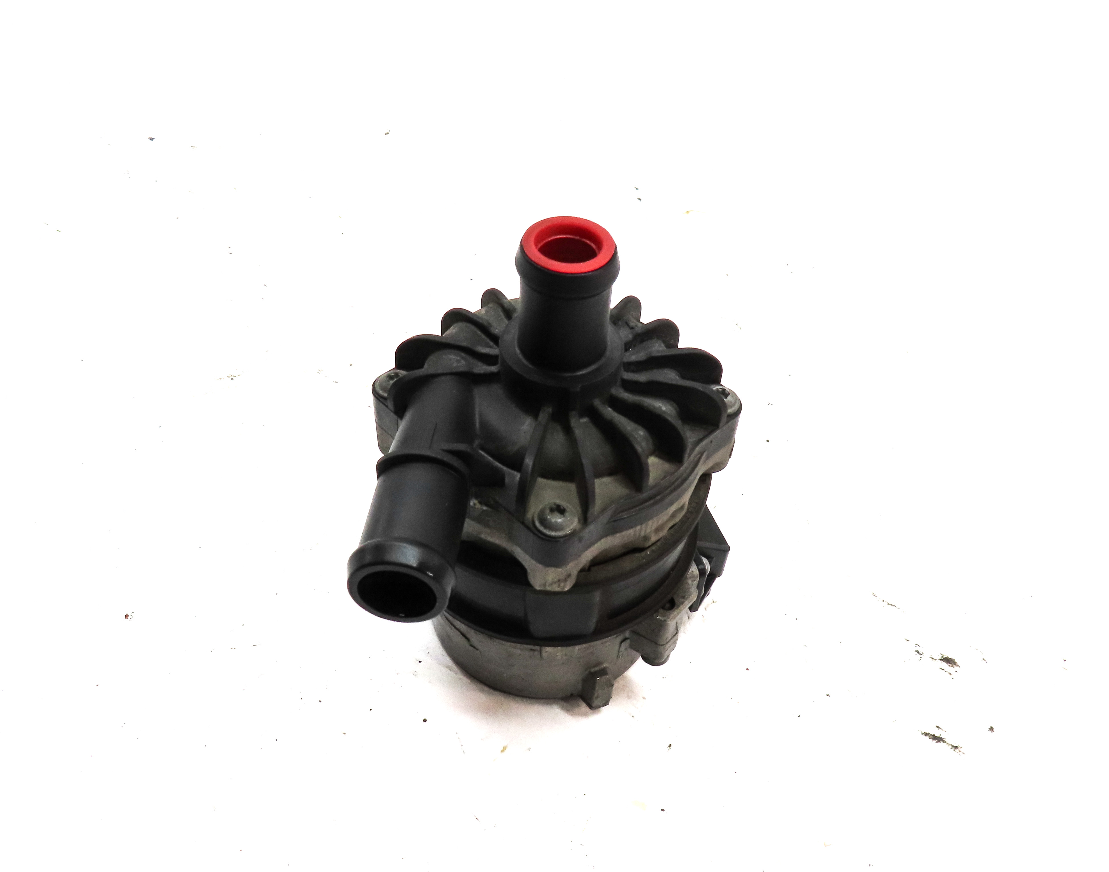 2012 AUDI A6 (C7 4G) 3.0L (CGXB) ENGINE AUXILIARY WATER COOLANT PUMP — exact item pictured